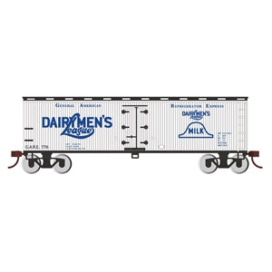 Bachmann USA 40' Wood-Side Reefer - Dairymen's League HO Gauge 19810