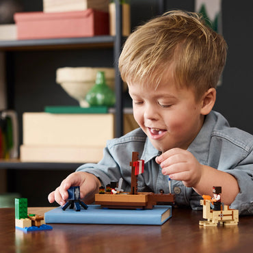 LEGO Minecraft 21259 The Pirate Ship Voyage Age 8+ 166pcs