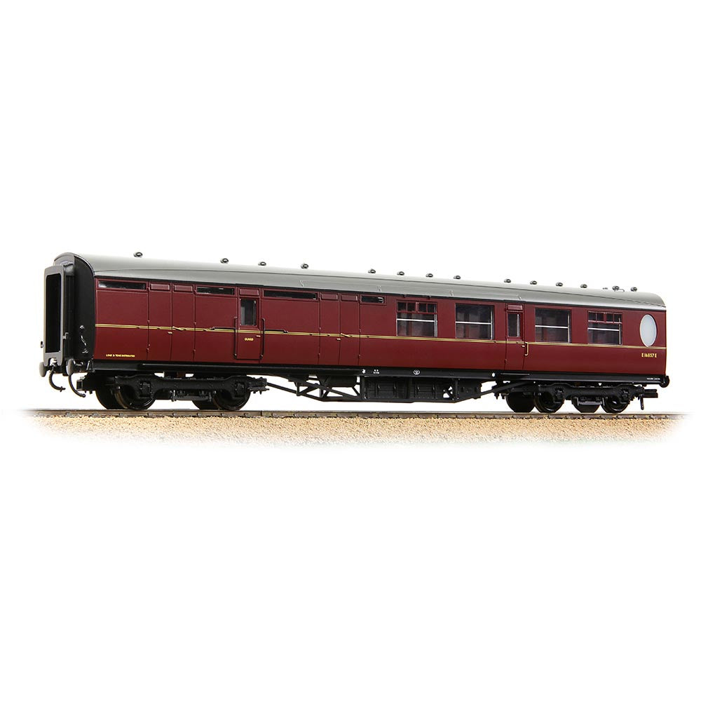 Bachmann Branchline 34-462 LNER Thompson Brake Second Corridor BR Maroon