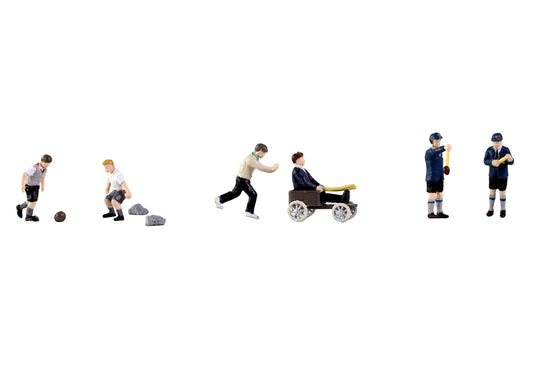 Scenecraft 36-435 Post-War Era Schoolboys Playing OO Gauge