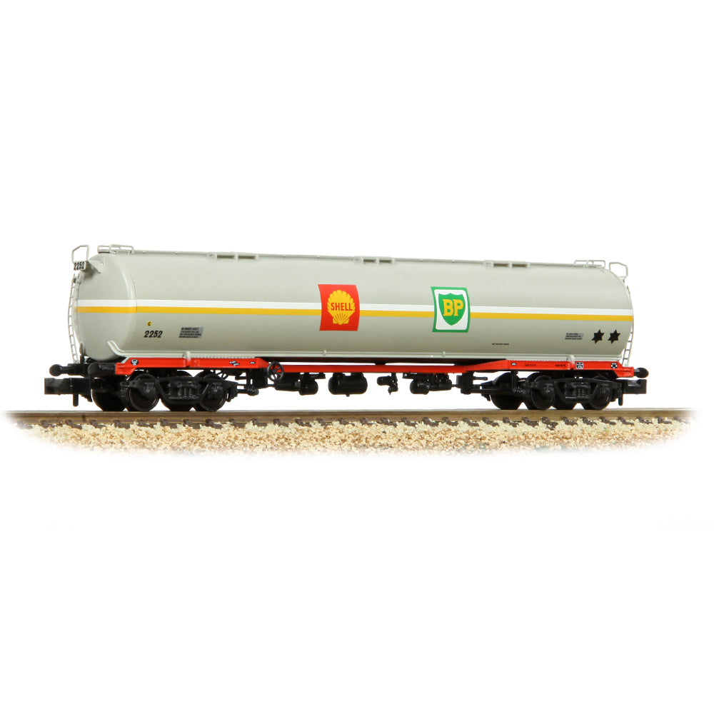 Graham Farish 373-564 BR 102T TEA Bogie Tank Wagon 'Shell/BP' Grey
