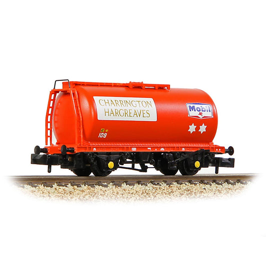 Graham Farish 373-790A BR 45T Class B TTA Tank Wagon 'Charrington Hargreaves/Mobil' Red N Gauge
