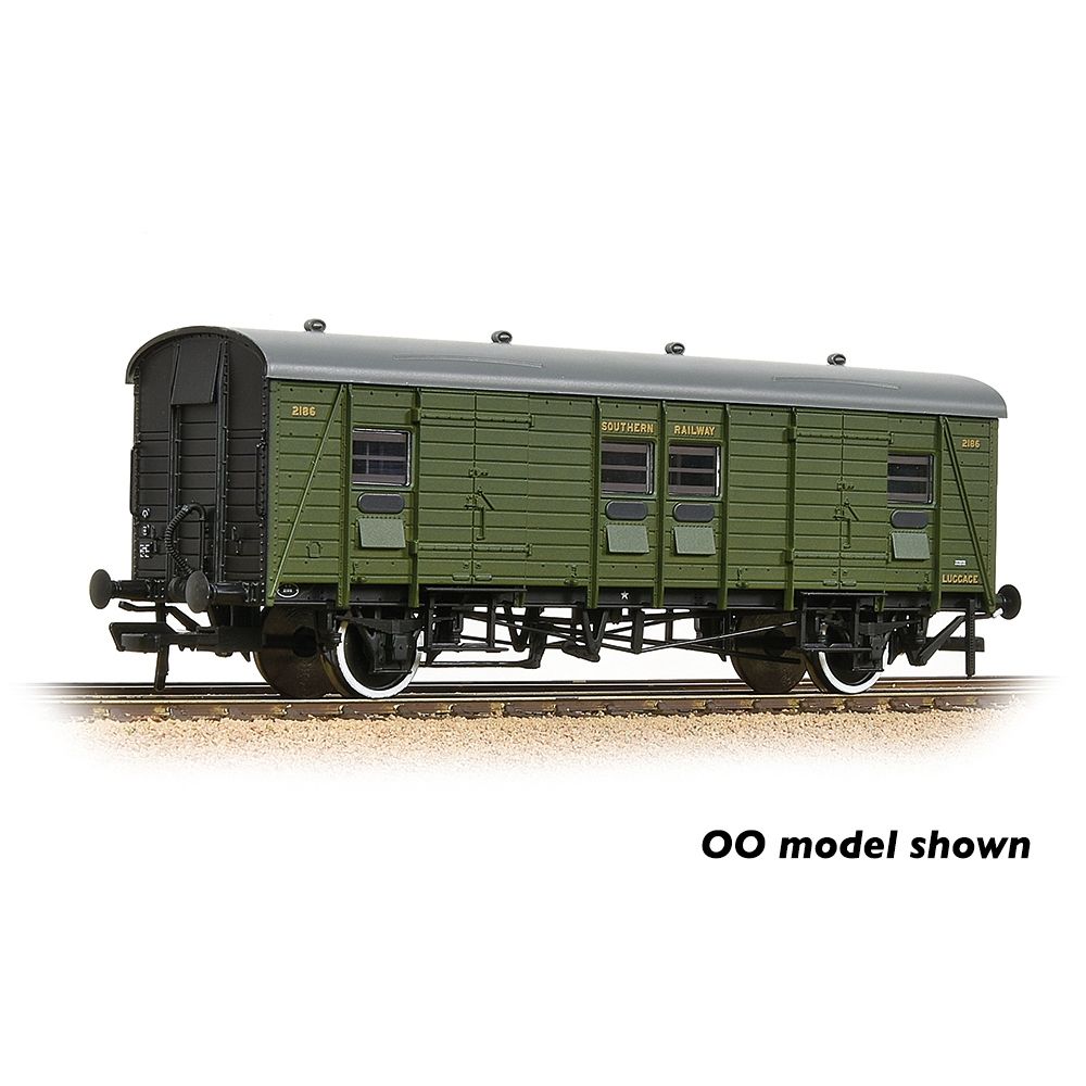 Graham Farish 374-418 SR PLV Passenger Luggage Van SR Maunsell Green N Gauge