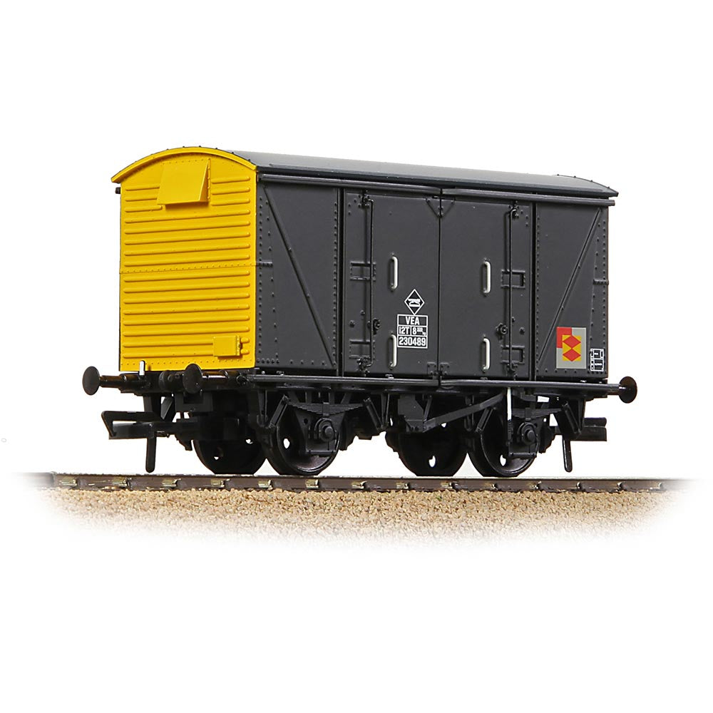 Bachmann Branchline 38-882 BR VEA Van BR Railfreight Distribution Sector