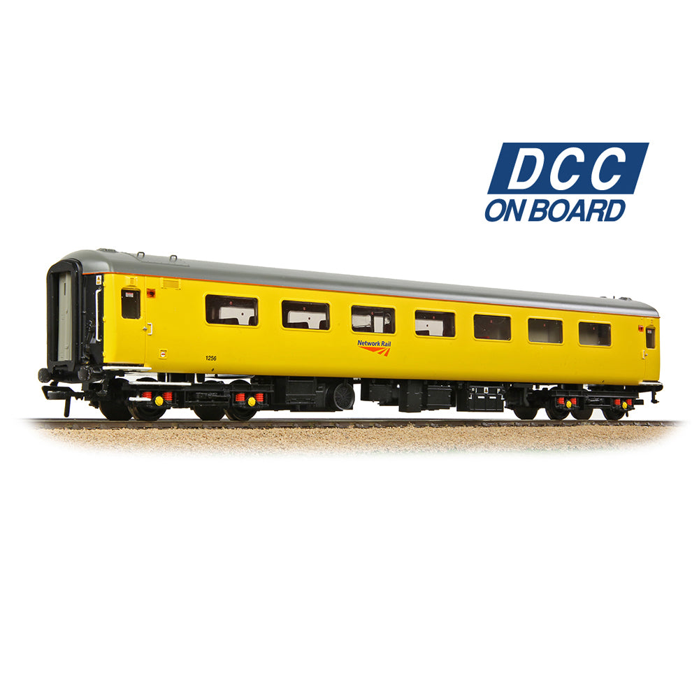 Bachmann Branchline 39-689DC BR Mk2F ex-RFB Staff Coach Network Rail Yellow