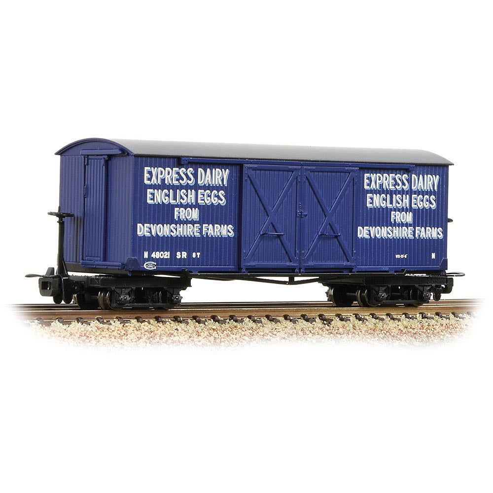 Bachmann Narrow Gauge Bogie Covered Goods Wagon 'Express Dairy Company' Blue OO9 Gauge
