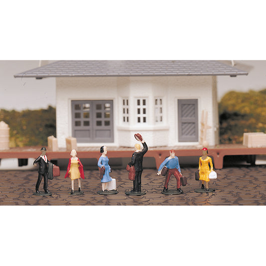 Bachmann USA Waiting Passengers HO Gauge 42330