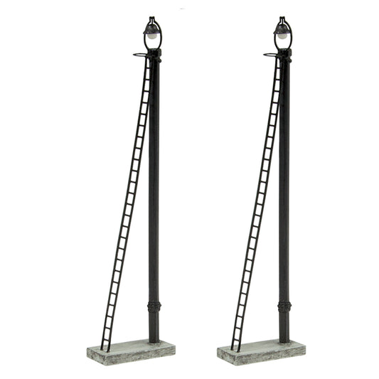 Bachmann Scenecraft 44-561 Wooden Post Yard Lamps (x2) OO Gauge