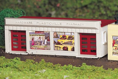 Bachmann USA Hardware Store - White & Red HO Gauge 45147