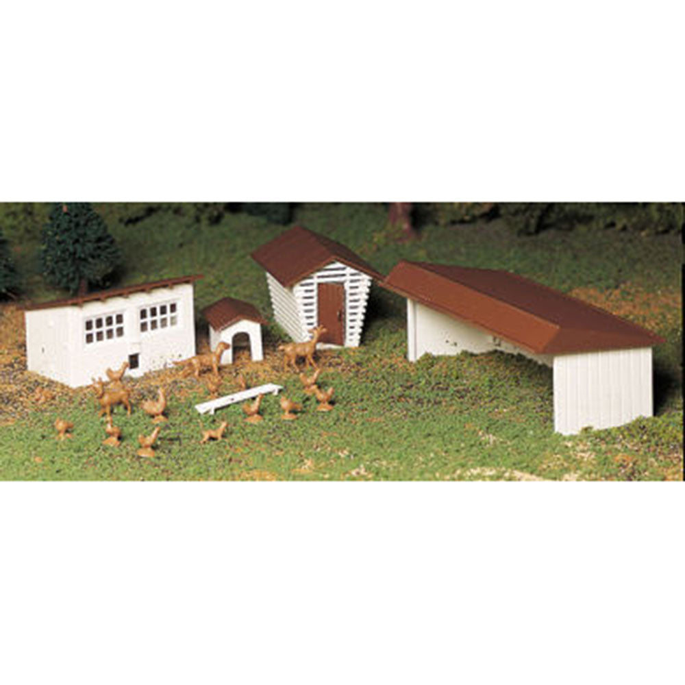 Bachmann USA Farm Outbuildings with Animals O Gauge 45604