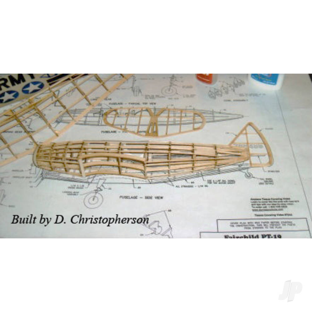 Dumas PT-19 Fairchild (44.5cm) (224) 5500842