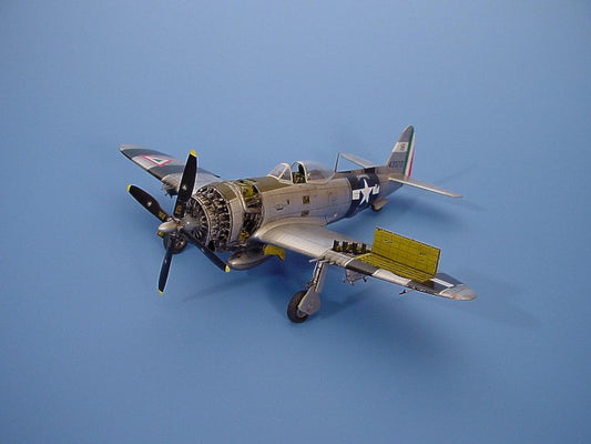 Aires AIRE7039 1:72 Republic P-47D Thunderbolt details