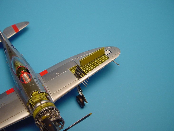 Aires AIRE7089 1:72 Republic P-47D Thunderbolt gun bay