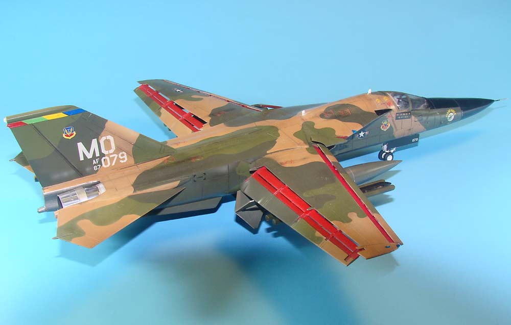 AML AMLM73040 1:72 General-Dynamics F-111A Aardvark camouflage mask