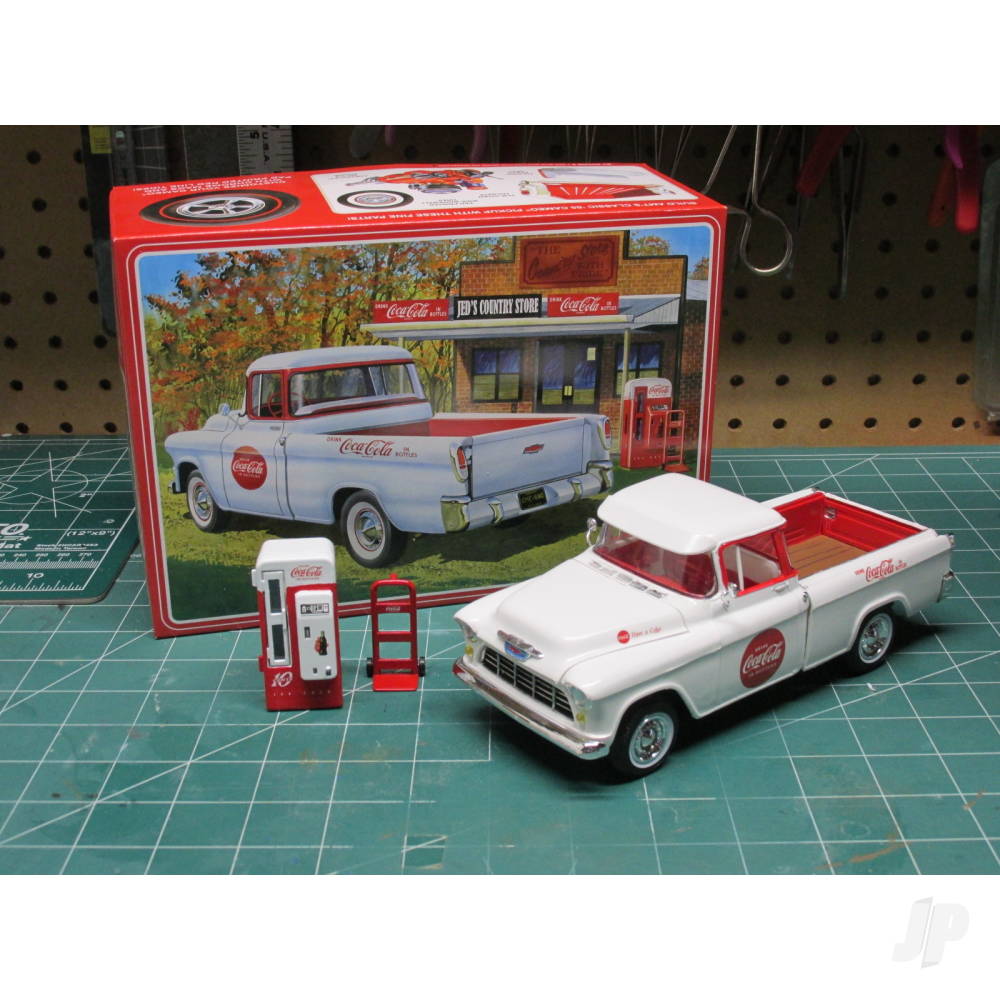 AMT 1094 1955 Chevy Cameo Pickup (Coca-Cola) 1:25 Model Kit