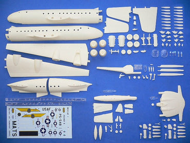 Anigrand 4017 Douglas C-74 GlobeMaster + F-84B/R-5A/XF5U-1 1:144