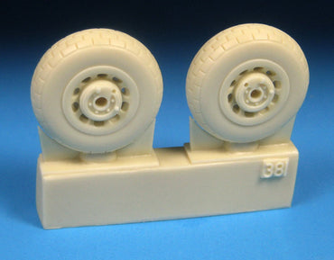 Barracuda Studios BCR32381 1:32 P-51D Mustang Block Tread Mainwheels