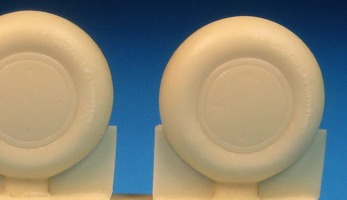 Barracuda Studios BCR72331 1:72 Curtiss P-40B/P-40C Mainwheels with Smooth Tire