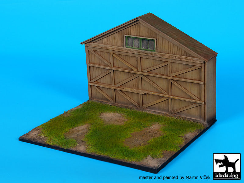 Blackdog BDD72057 1:72 WWI Airfield with hangar frontage base