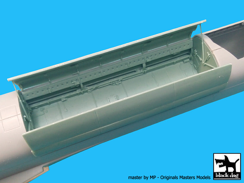 Blackdog BDOA72018 1:72 Boeing B-52G Stratofortress bomb bay