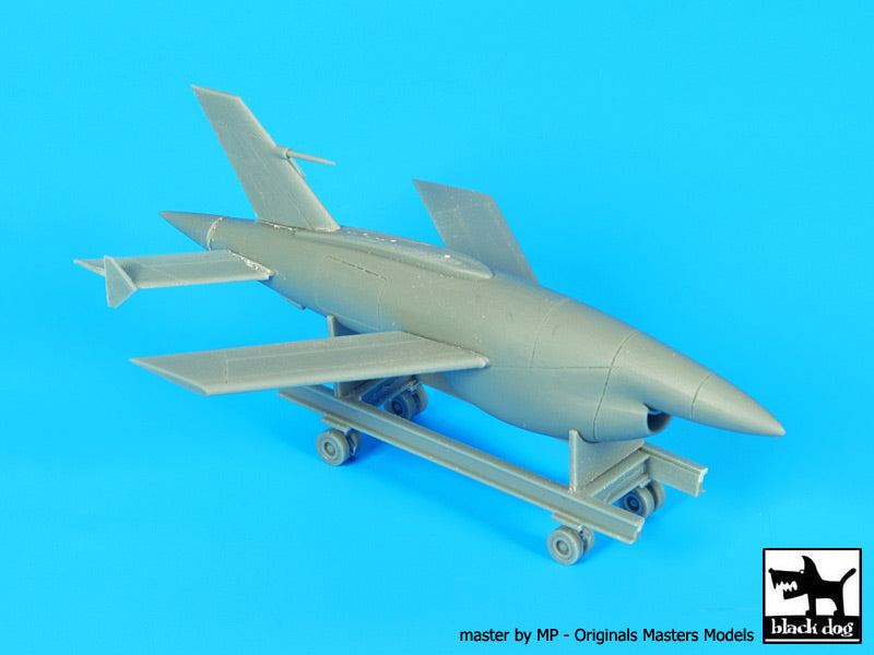Blackdog BDOA72058 1:72 AQM-34 Firebee and trolley