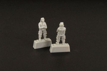 Brengun BRL144080 1:144 Japanese pilot WWII standing figures x 2