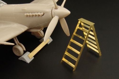 Brengun BRL72043 1:72 WWII British wheel chocks and step ladder accessories