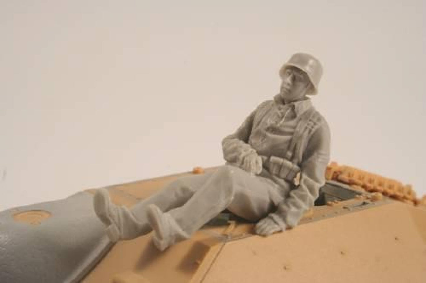 CMK/Czech Master Kits CMF35260 1:35 German WWII Hetzer Sitting Infantry man
