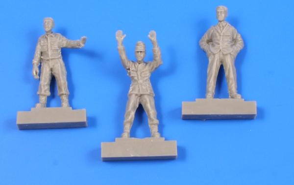 CMK/Czech Master Kits CMF72283 1:72 Werner von Braun with his inspection team