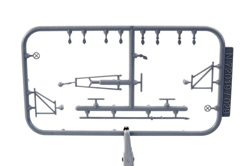 CMK CMKN72029 1:72 Type VII/IXC Stern Torpedo with Winch & Cart