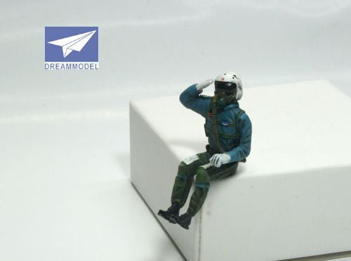 Dream Model DM0401 1:48 PLAAF/Chinese Air Force Pilot seated in aircraft No.1