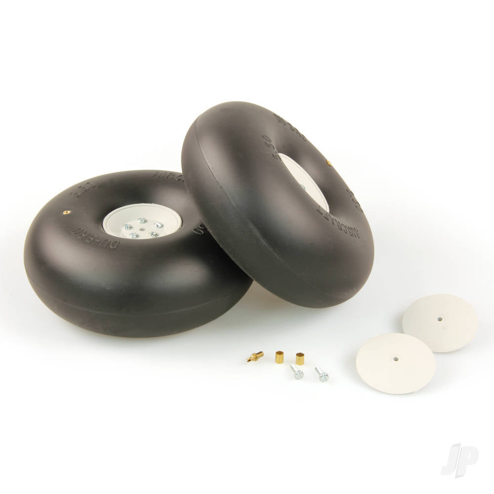 Dubro 5-1/2in diameter Big Wheels (1 pair per card) 550RV
