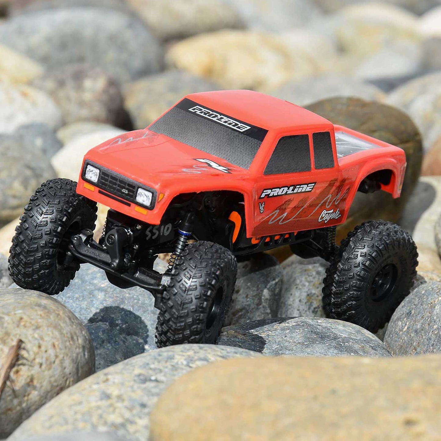 Pro-Line Racing Pre-Cut Coyote High Performance Red Body-Axial 1:30 PRO369412