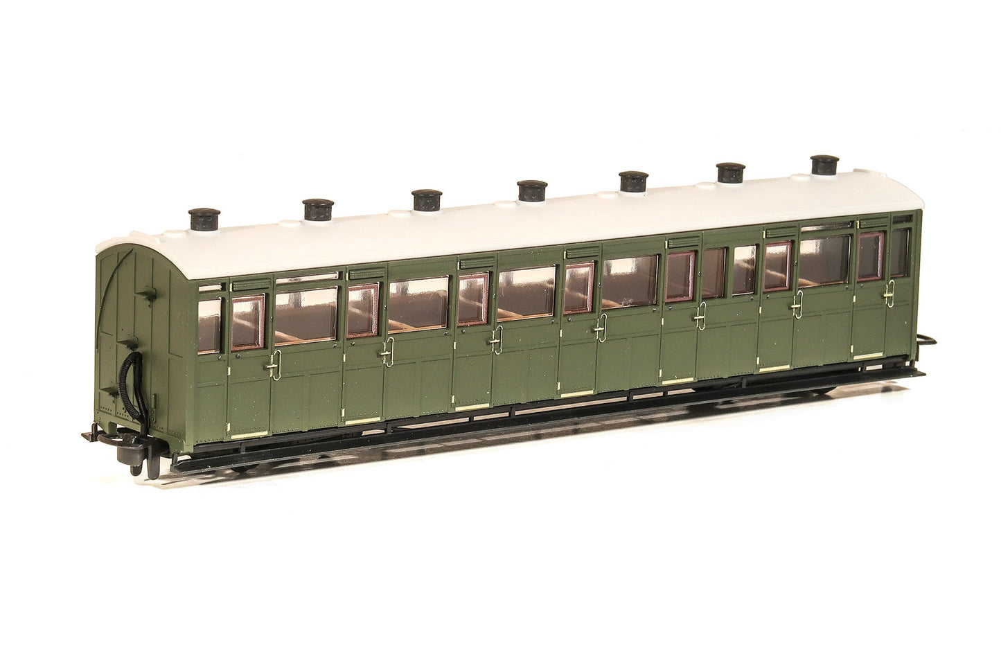PECO GR-441U All Third Coach Unlettered Green OO9 Gauge