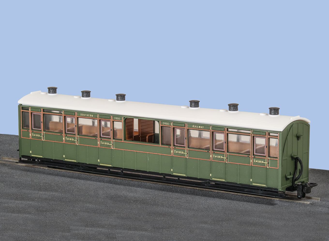 PECO GR-451A Centre Observation Coach SR Livery No 2466 OO9 Gauge