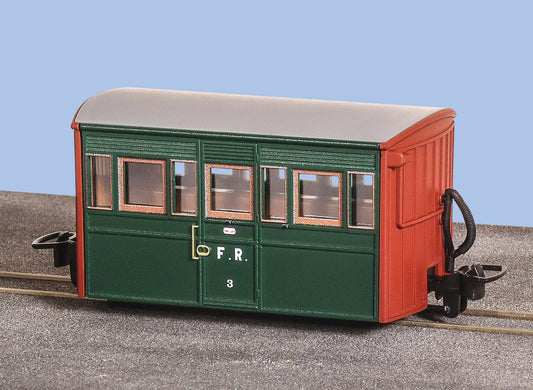 PECO GR-557A Bug Box Coach - Colonel Stephens Livery - No.3 OO9 Gauge