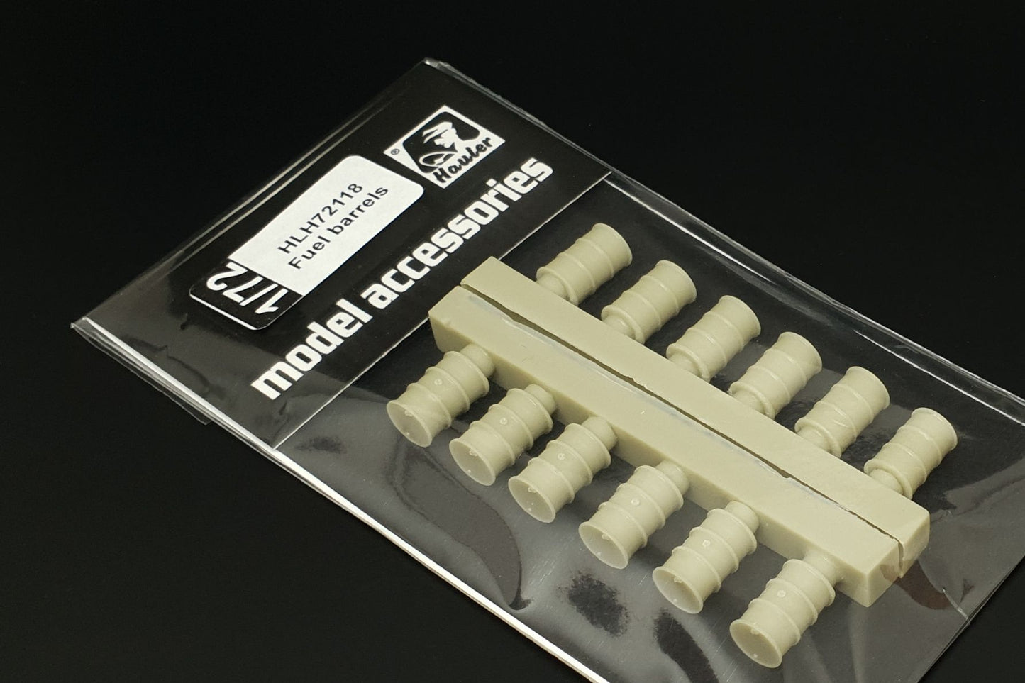 Hauler HLH72118 1:72 Fuel barrels