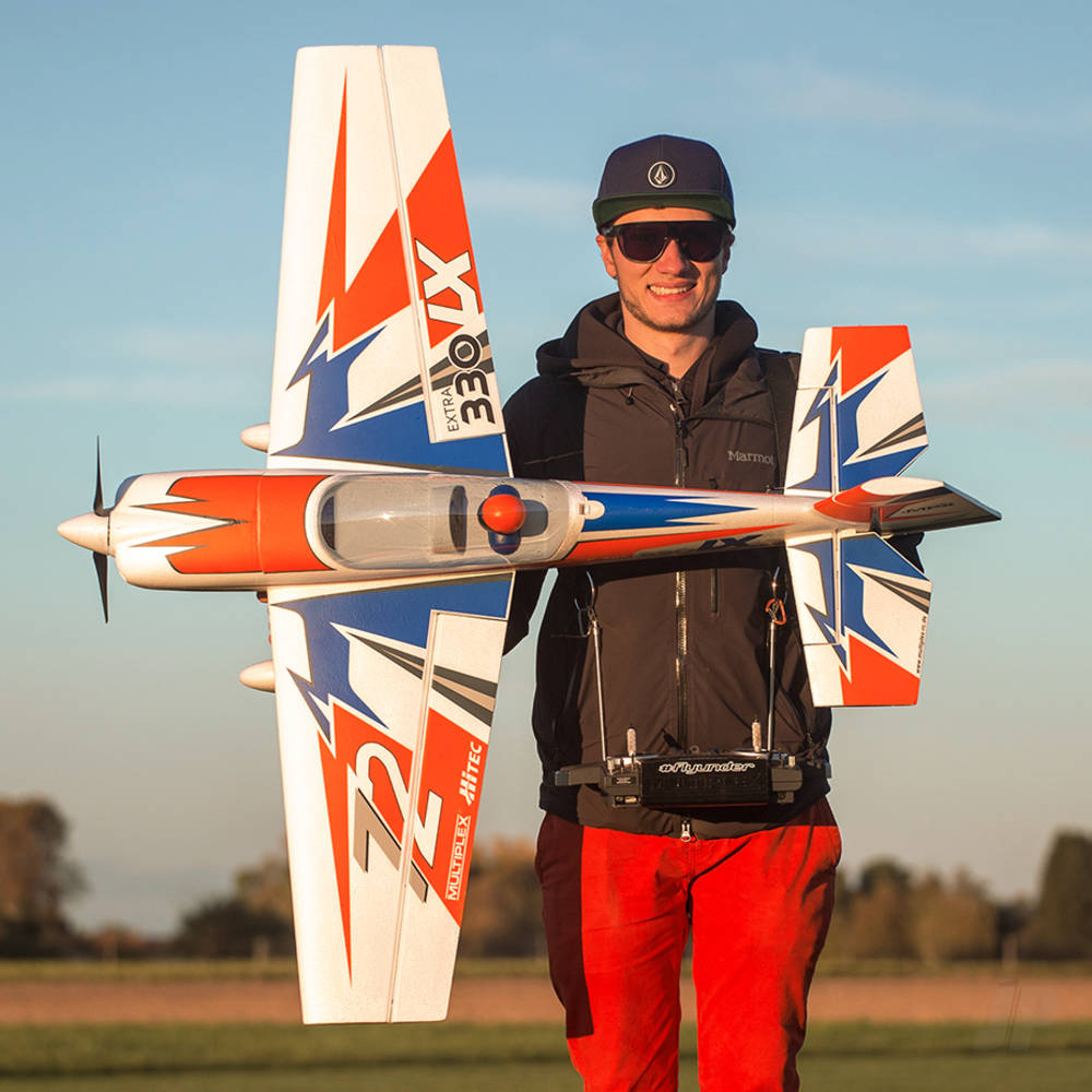 Multiplex RR Extra 330LX 1-02114