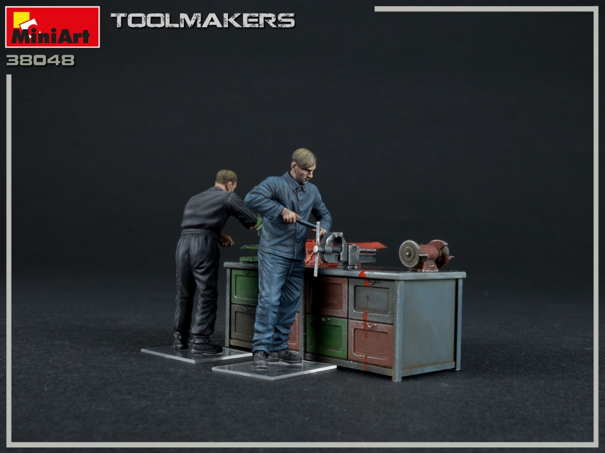 MiniArt MT38048 Toolmakers Workbench & Figures Set 1:35