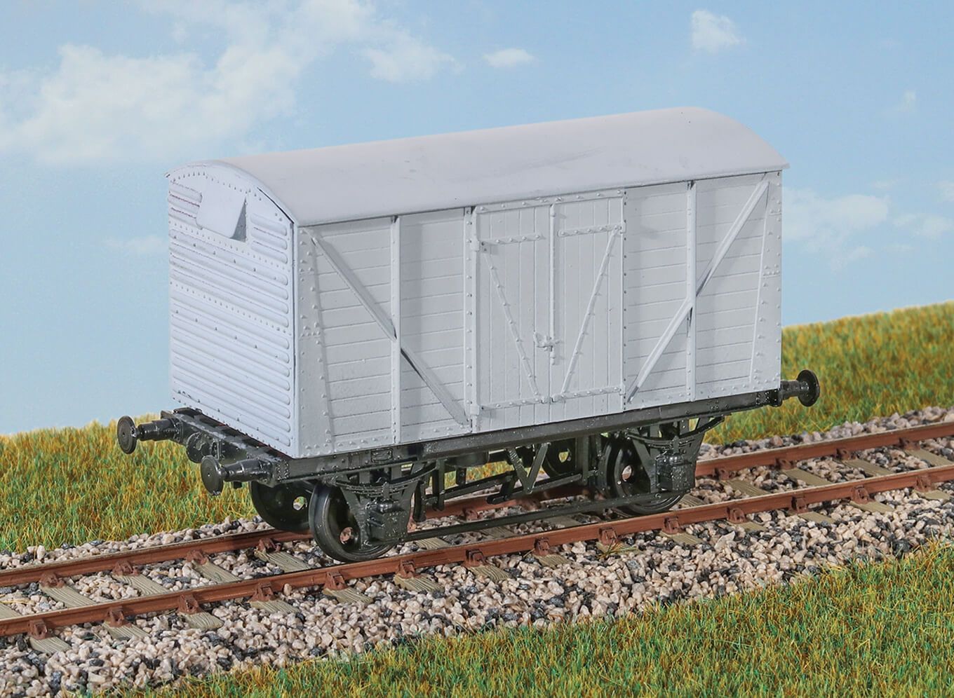 Parkside PC29 BR Shock Absorbing Wagon HO/OO Gauge