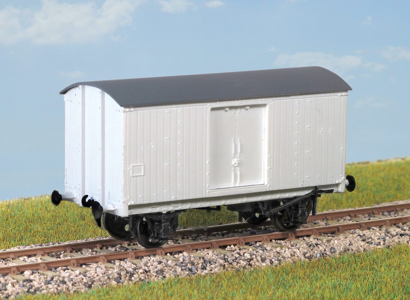 Parkside PC57 LNER/BR 10ton Fish Van HO/OO Gauge