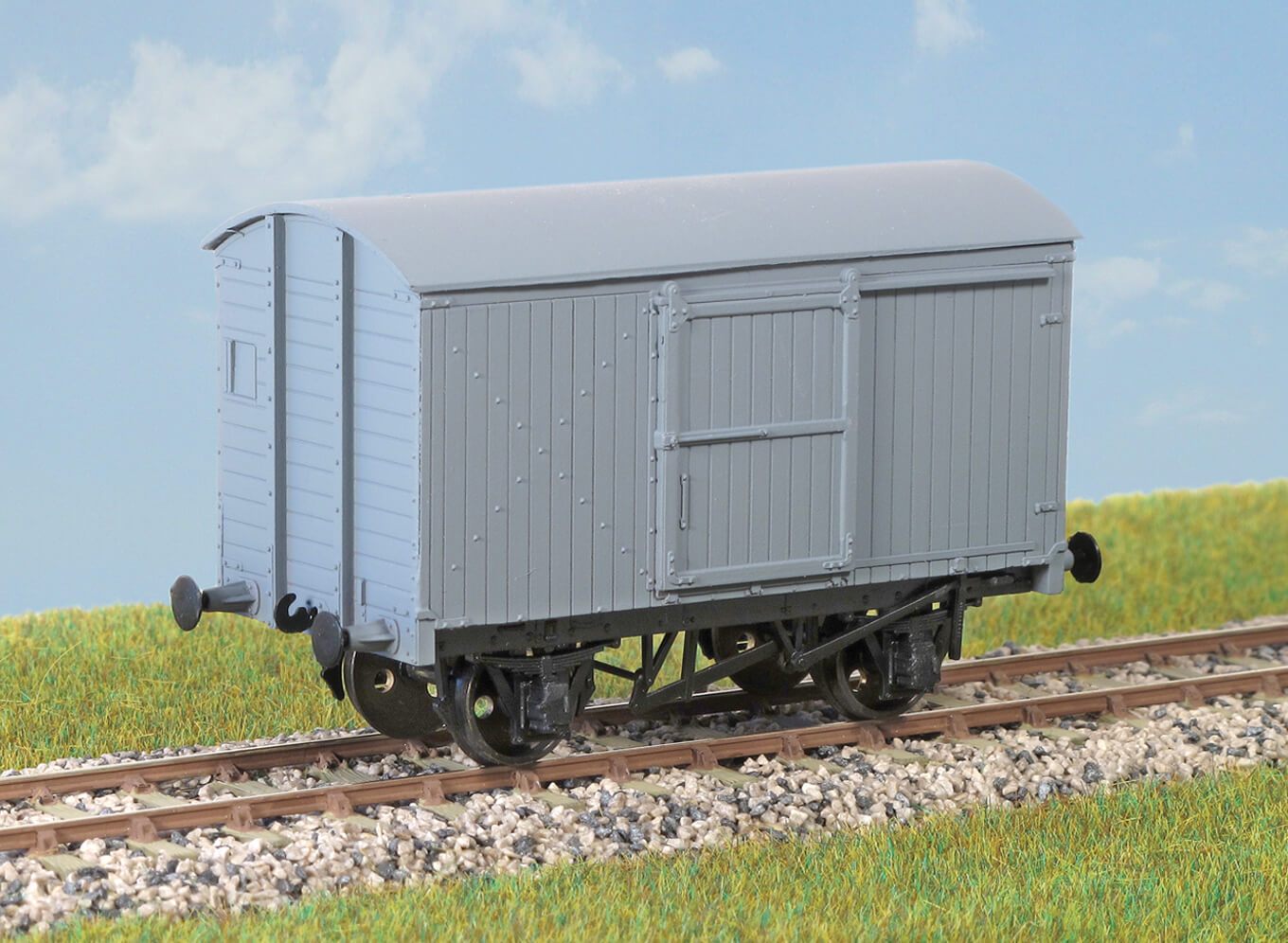 Parkside PC61 LNER 12ton Goods Van HO/OO Gauge
