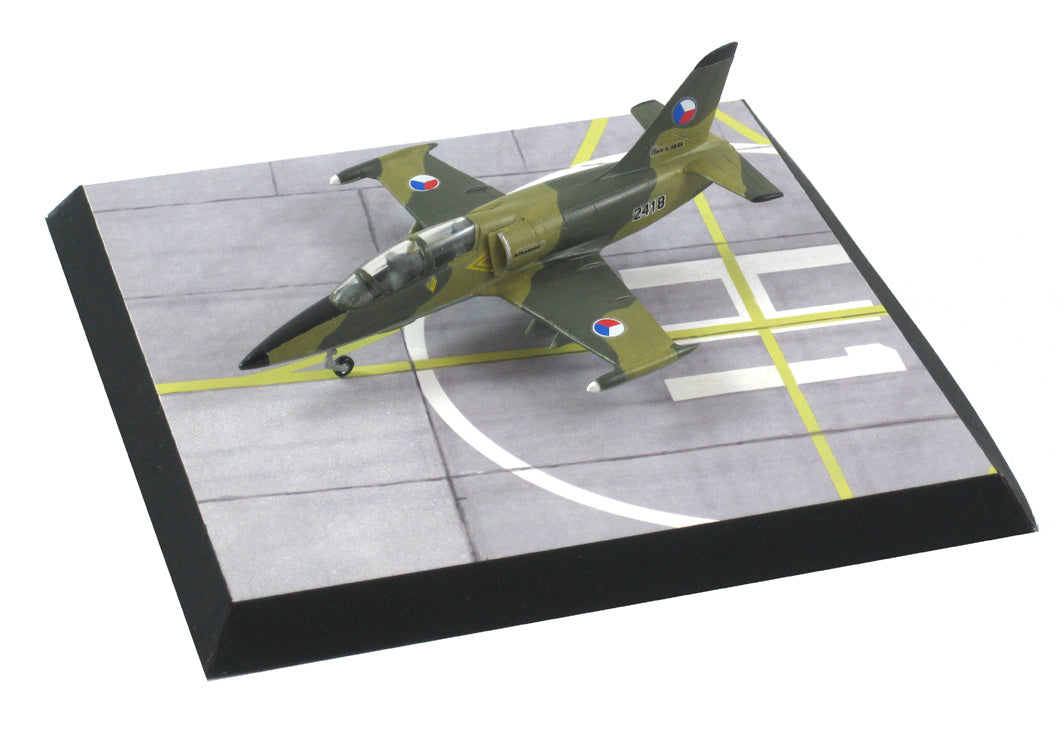 Peewit PEE142002 1:144 Concrete Field 10.3 x 10.3cm