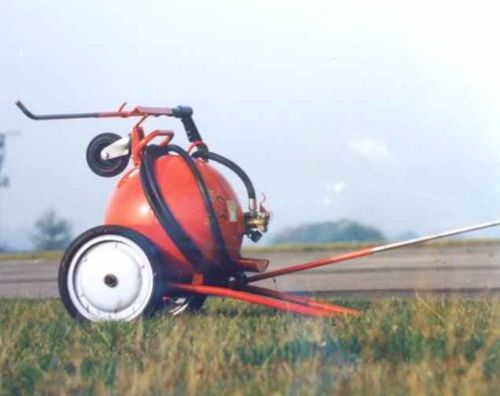 Planet Models PLAMV111 1:72 Wheeled Fire Extinguisher PG 50 1/72
