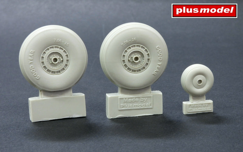Plus Model PMAL4068 1:48 Douglas C-47 Skytrain wheels without cover