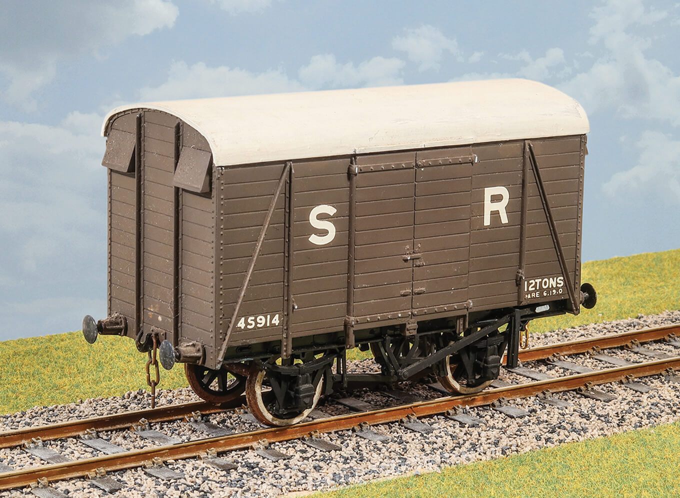 Parkside PS13 SR 12ton Goods Van O Gauge