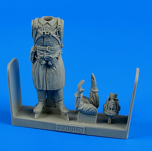 Aerobonus QAB320061 1:32 Soviet pilot WWII