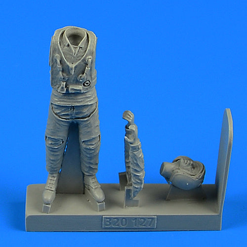 Aerobonus QAB320127 1:32 Modern Russian Air Force Fighter Pilot