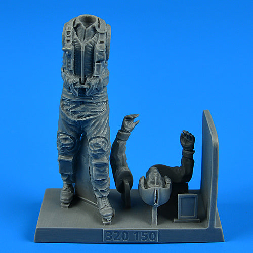 Aerobonus QAB320150 1:32 US NAVY Combat Pilot standing
