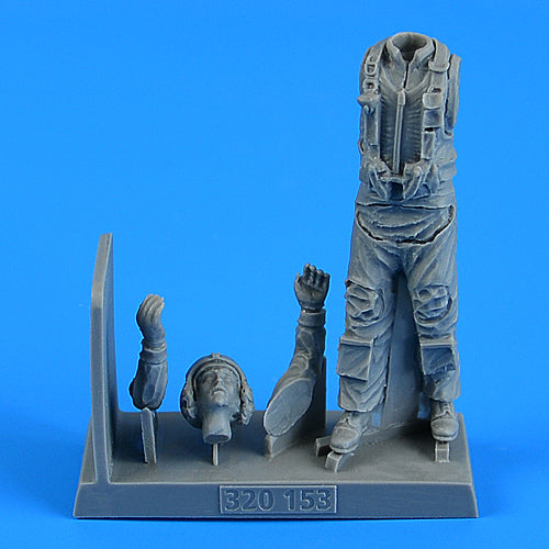 Aerobonus QAB320153 1:32 US NAVY Combat Pilot